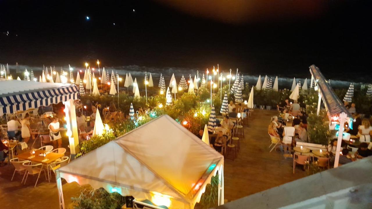 Nice Beau 2 Pieces Atypique-Original 200 M Mer, Promenade Des Anglais, Negresco Zewnętrze zdjęcie